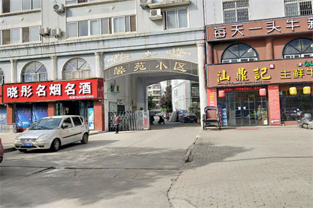 张家湾社区3室2厅1卫38万106m2简装出售